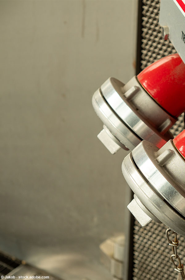 Feuerhydrant am Gebäude